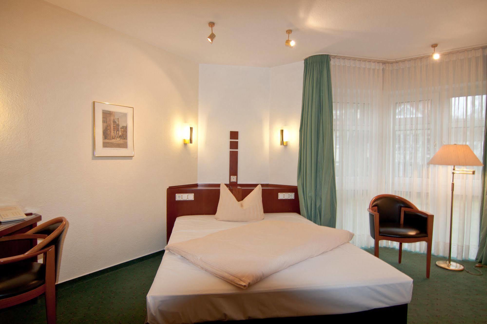 Parkhotel Unter Den Linden Halberstadt Ngoại thất bức ảnh
