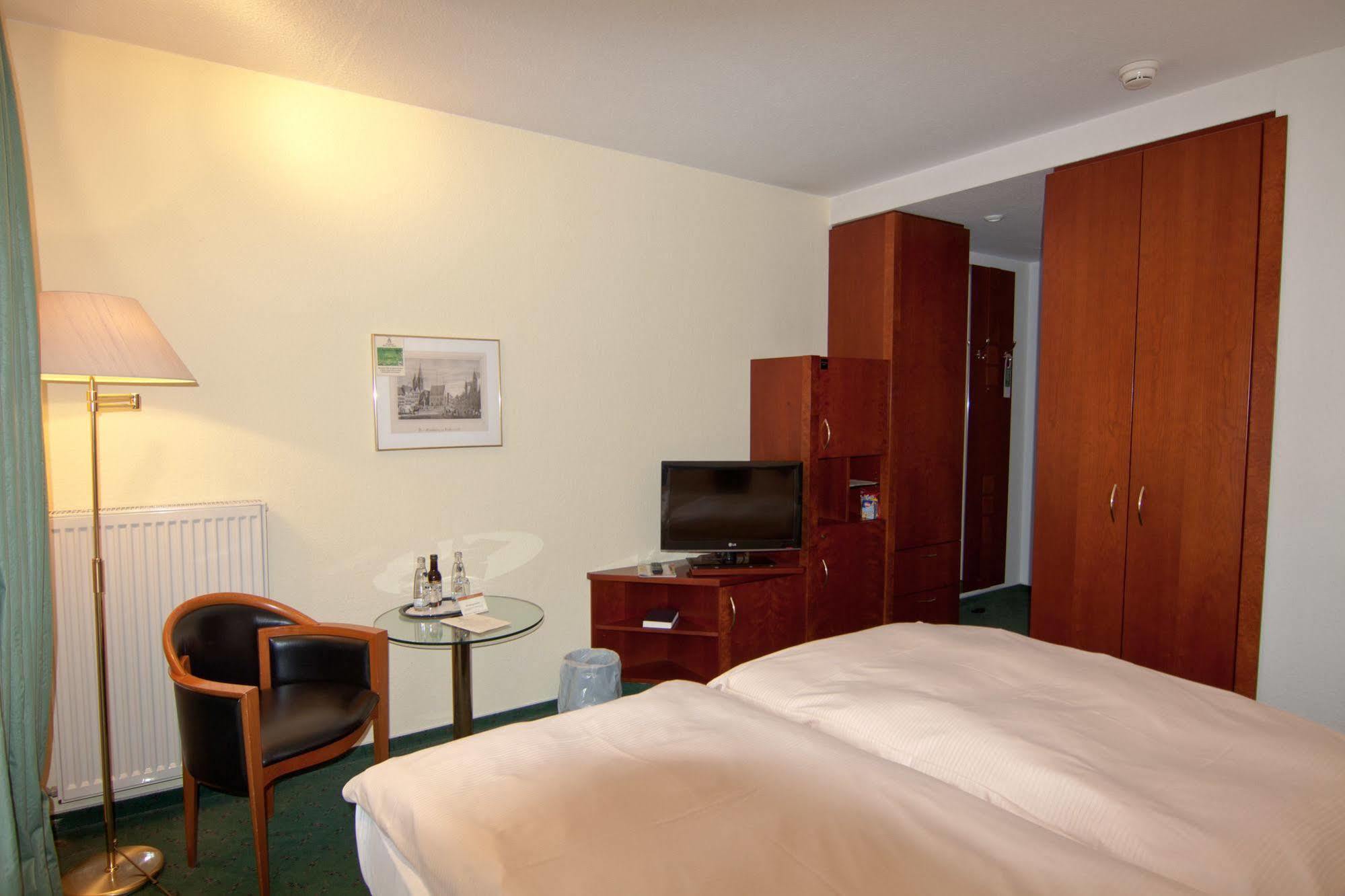 Parkhotel Unter Den Linden Halberstadt Ngoại thất bức ảnh