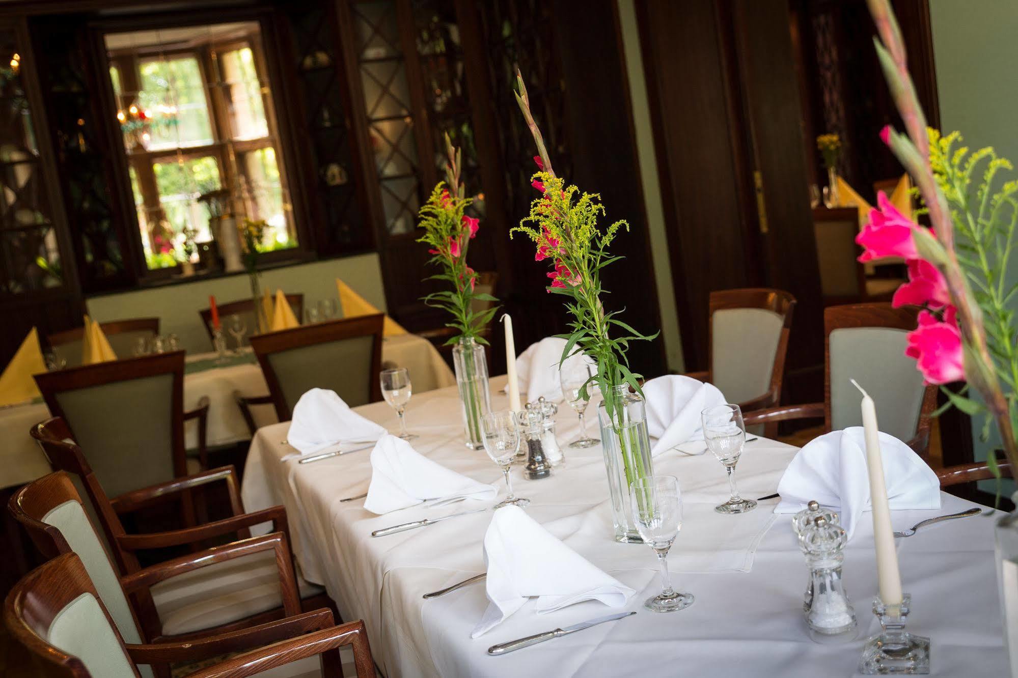 Parkhotel Unter Den Linden Halberstadt Ngoại thất bức ảnh
